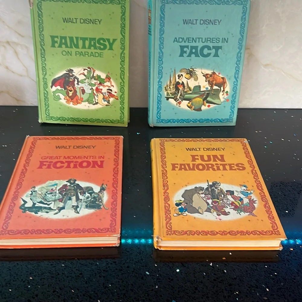 1970s Parade Boxed Set - great condition!!! - Picture 1 of 6